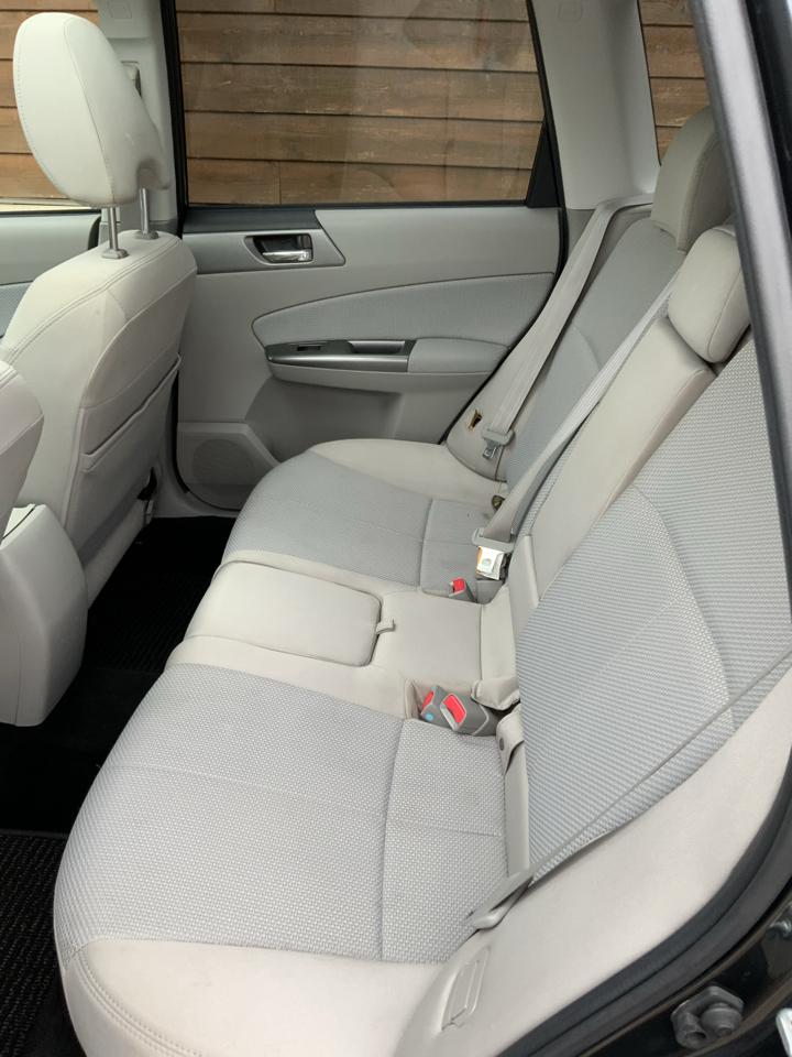 Subaru Forester 2.5X Premium 2012
