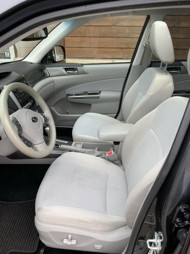 Subaru Forester 2.5X Premium 2012
