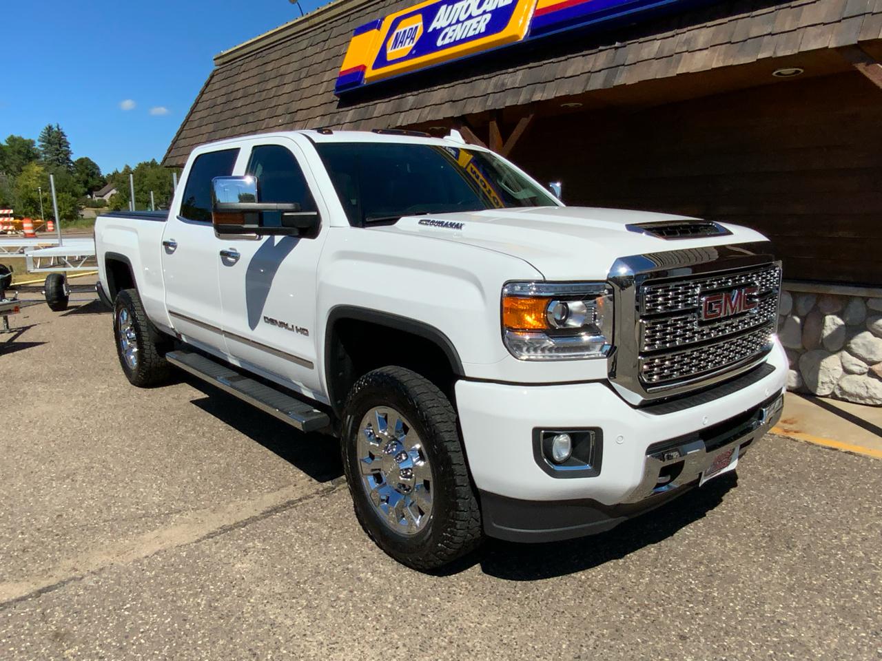 GMC Sierra 2500HD Denali Crew Cab 4WD 2019