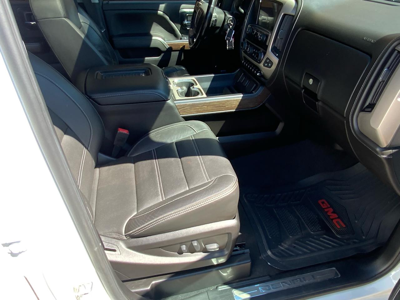 GMC Sierra 2500HD Denali Crew Cab 4WD 2019