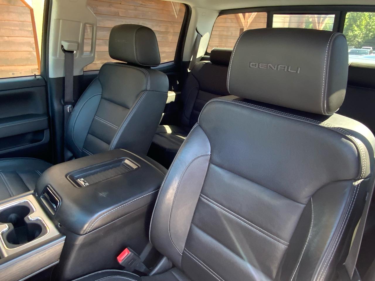GMC Sierra 2500HD Denali Crew Cab 4WD 2019
