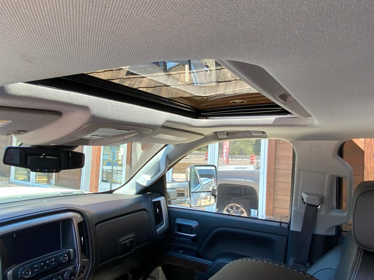 GMC Sierra 2500HD Denali Crew Cab 4WD 2019