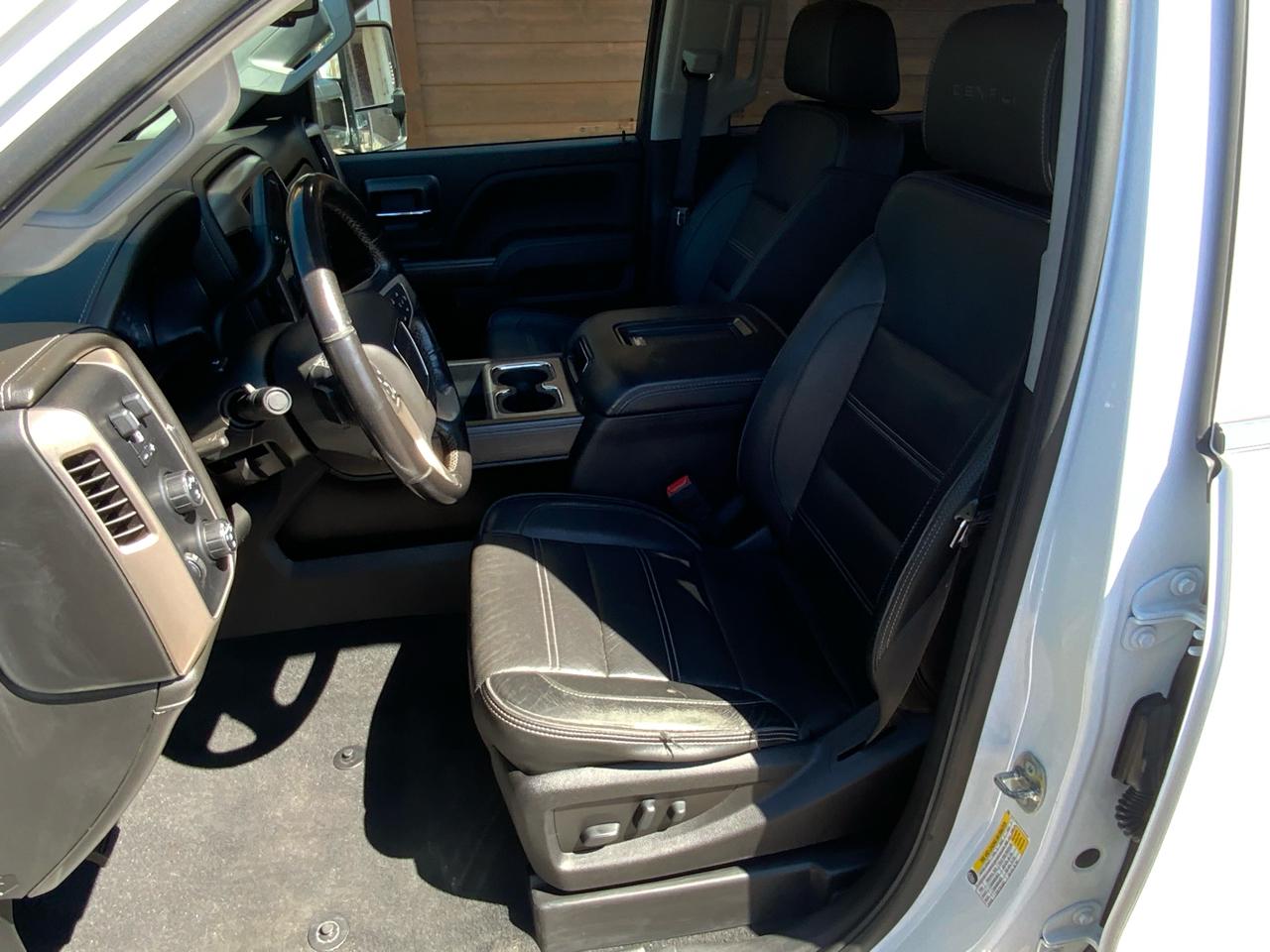 GMC Sierra 2500HD Denali Crew Cab 4WD 2019