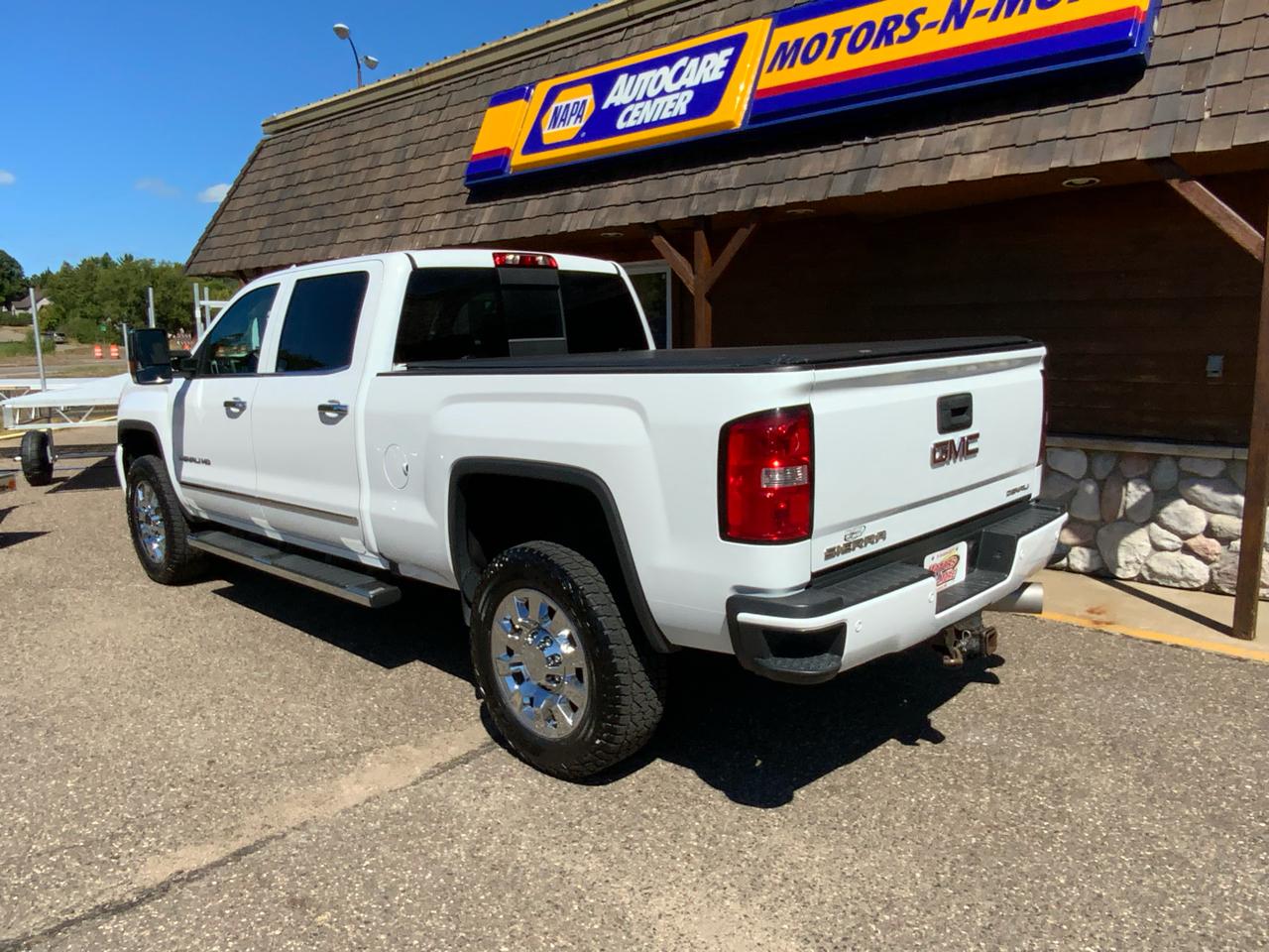 GMC Sierra 2500HD Denali Crew Cab 4WD 2019