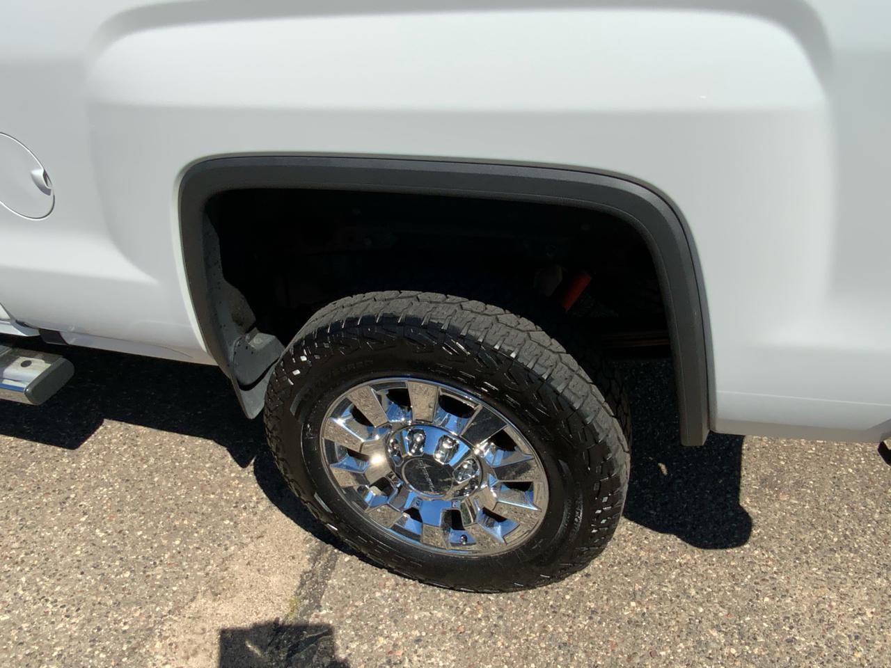 GMC Sierra 2500HD Denali Crew Cab 4WD 2019