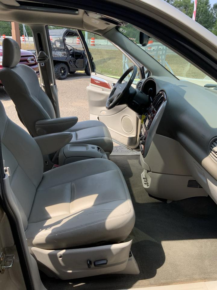 Chrysler Town & Country Limited 2005