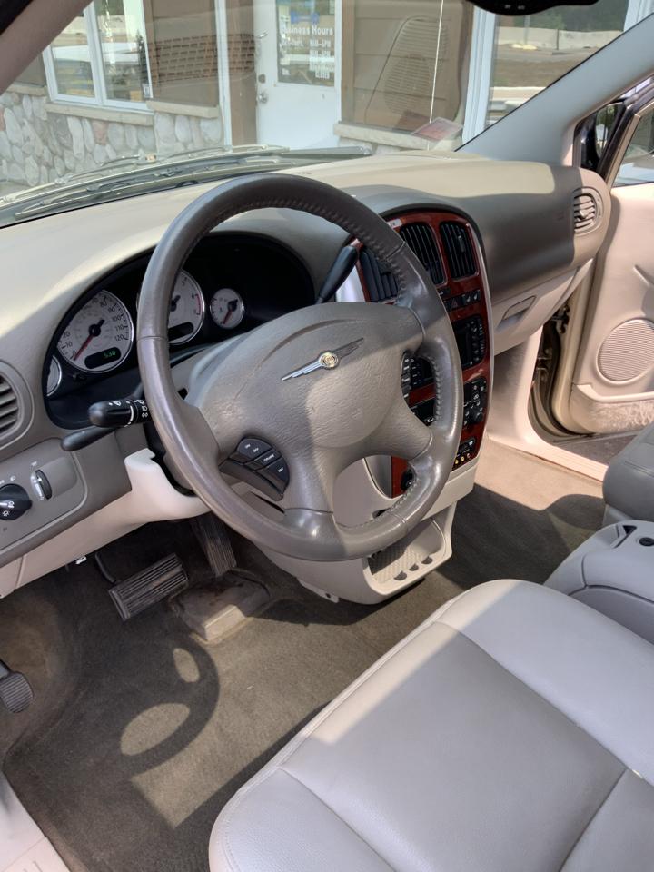 Chrysler Town & Country Limited 2005