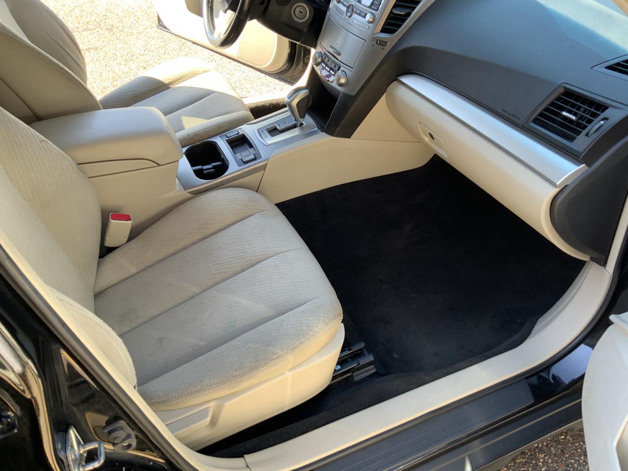 Subaru Outback 2.5i Premium 2011