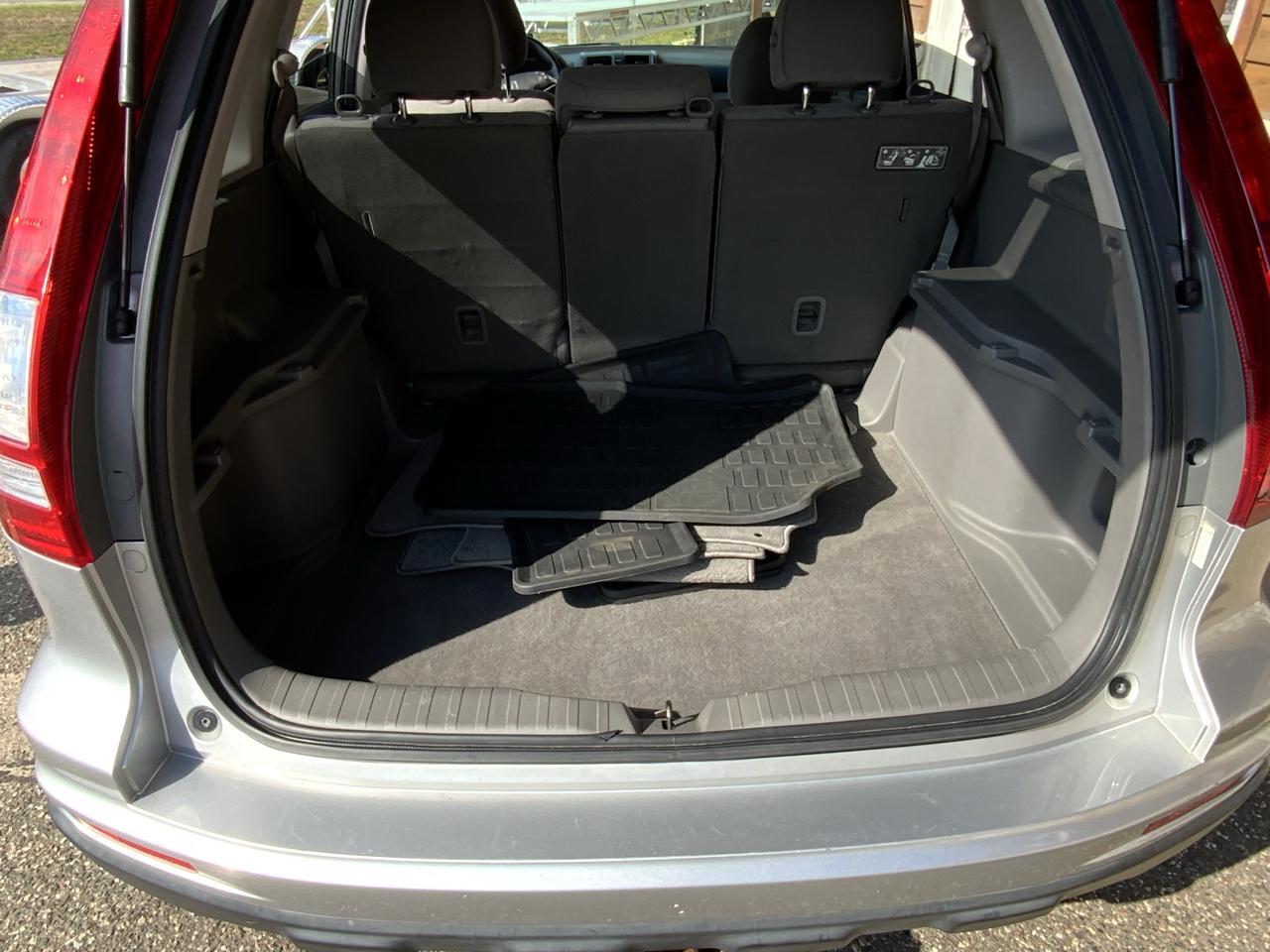 Honda CR-V SE 2WD 5-Speed AT 2011