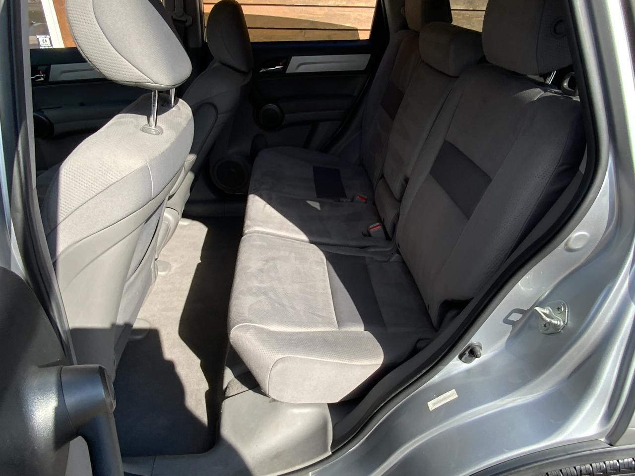 Honda CR-V SE 2WD 5-Speed AT 2011