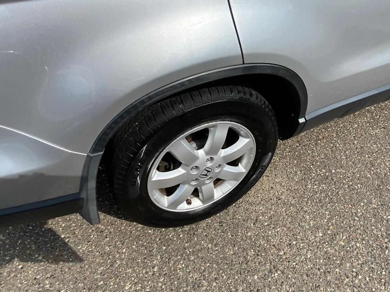 Honda CR-V SE 2WD 5-Speed AT 2011