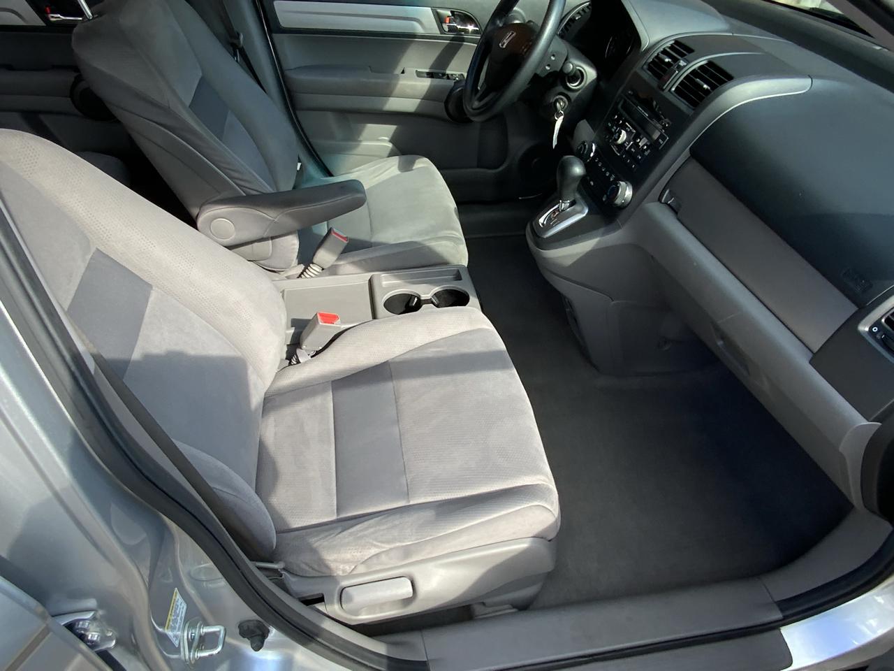 Honda CR-V SE 2WD 5-Speed AT 2011