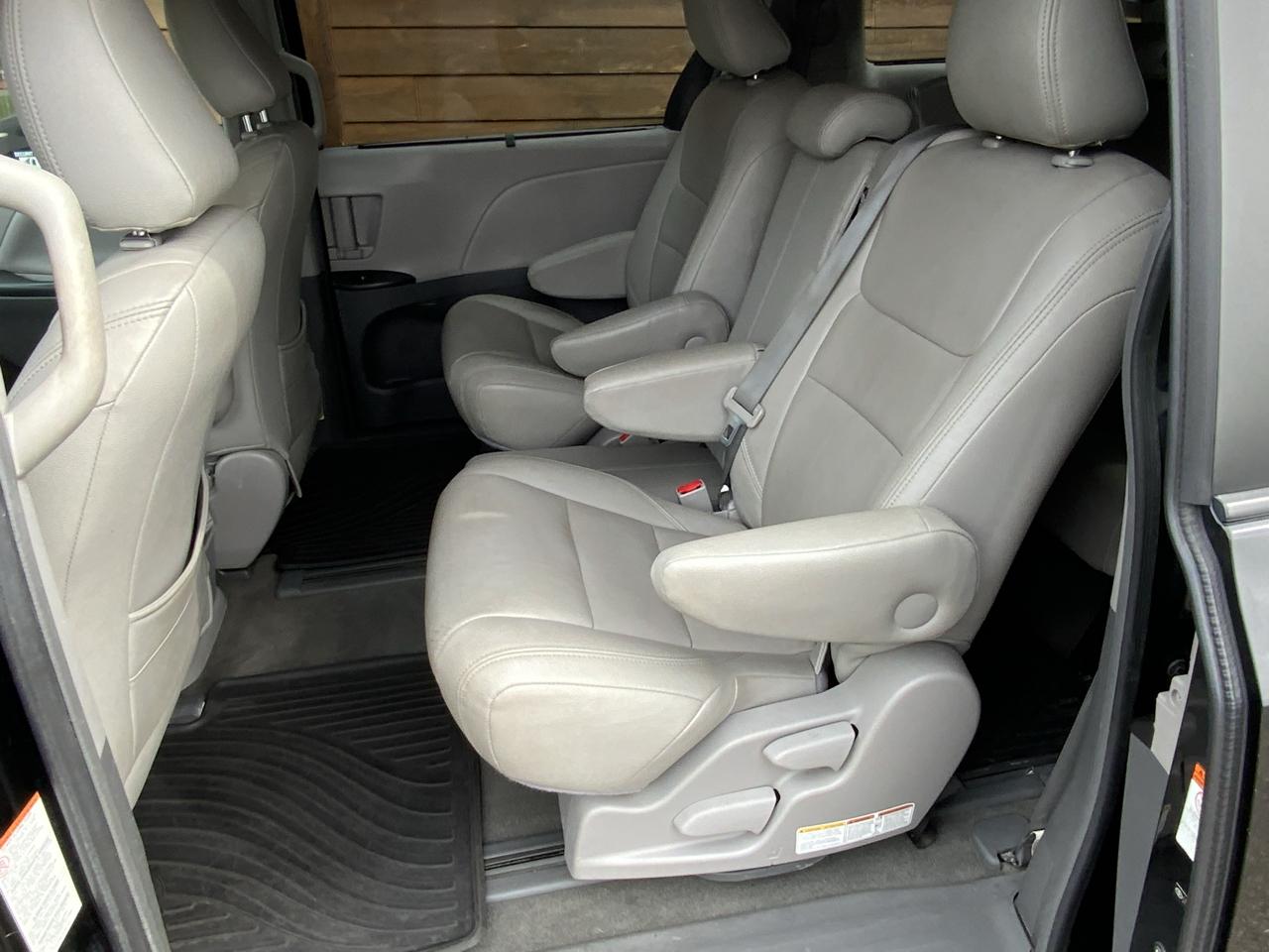 Toyota Sienna LE FWD 8-Passenger V6 2015