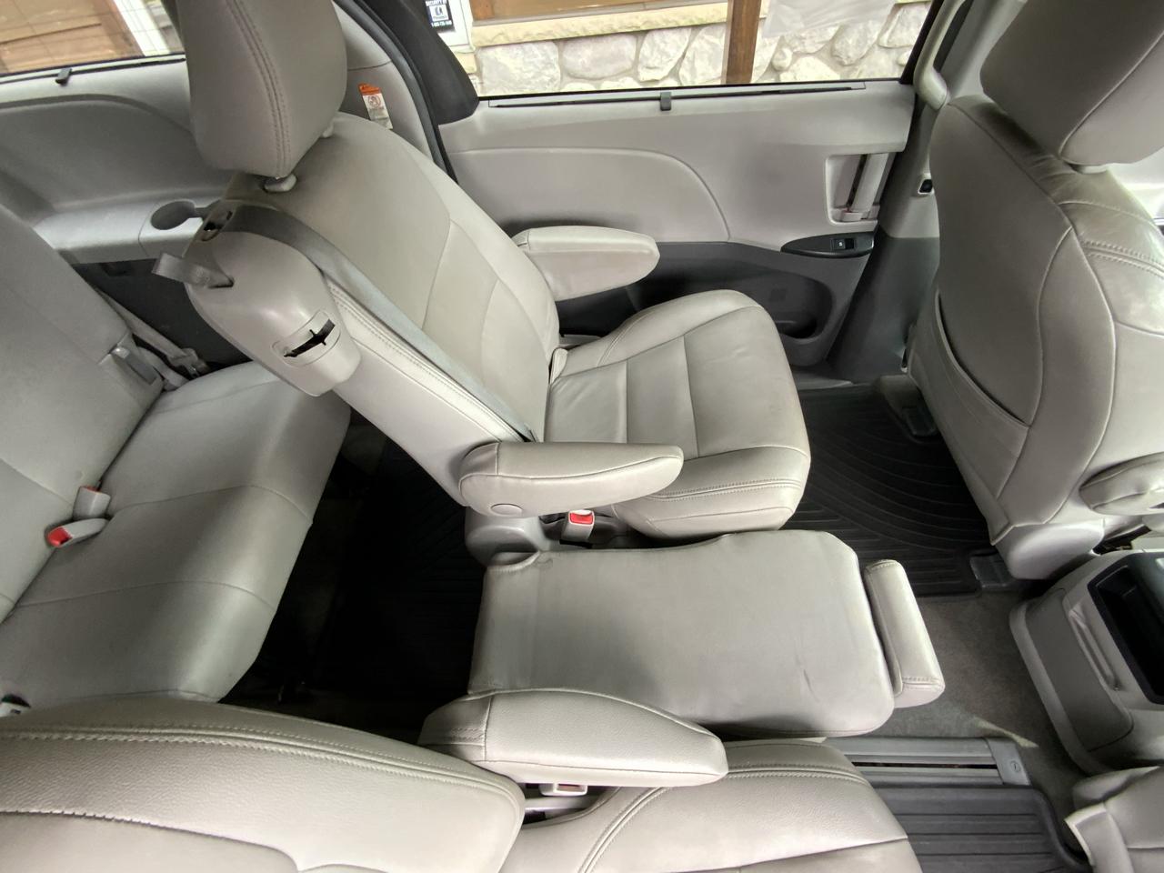 Toyota Sienna LE FWD 8-Passenger V6 2015