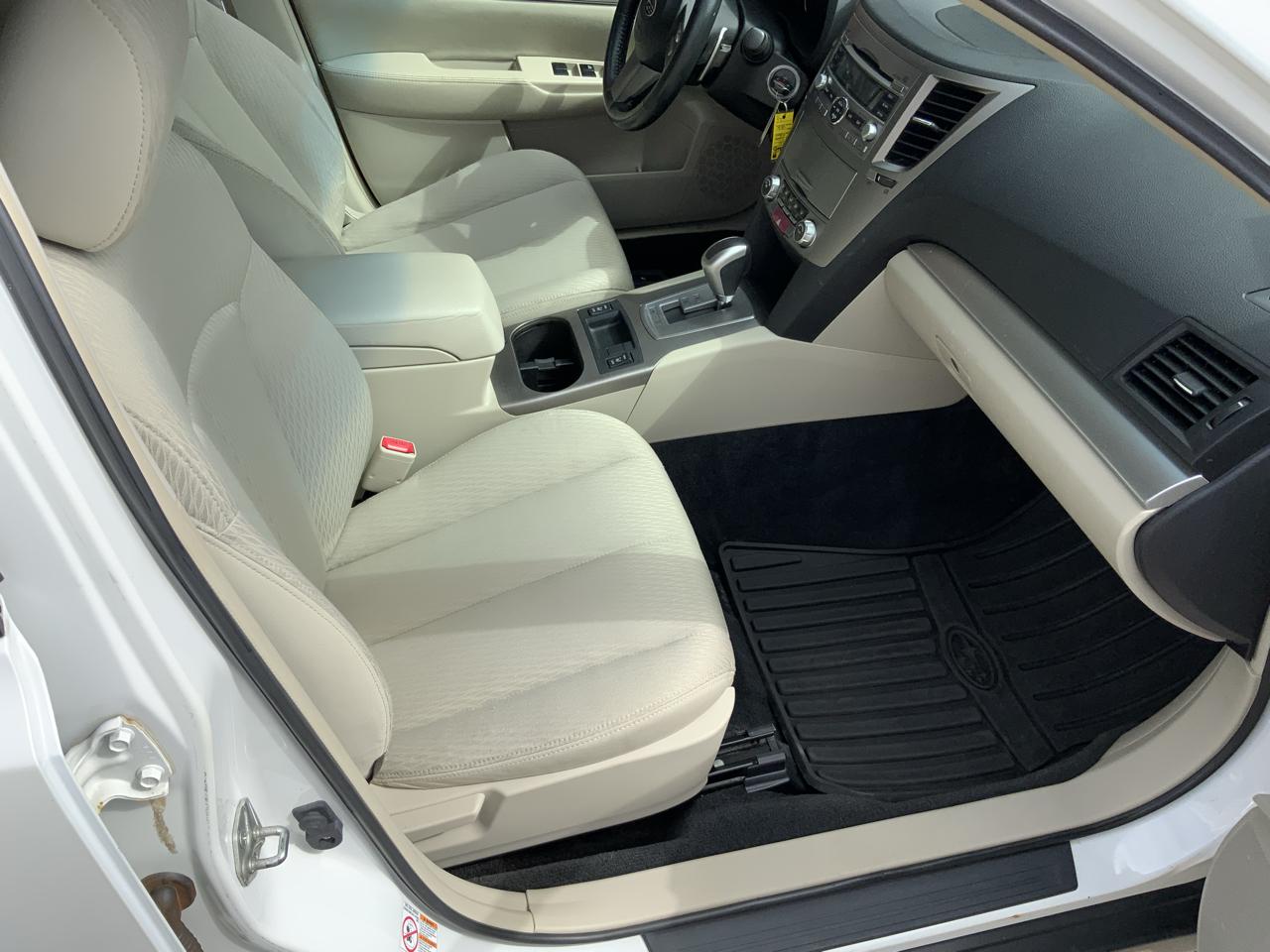 Subaru Outback 2.5i Premium 2011