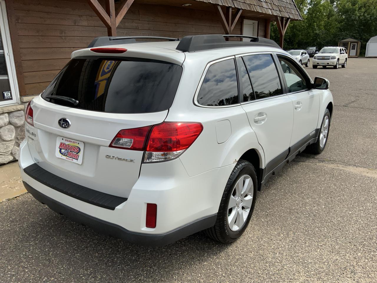 Subaru Outback 2.5i Premium 2011