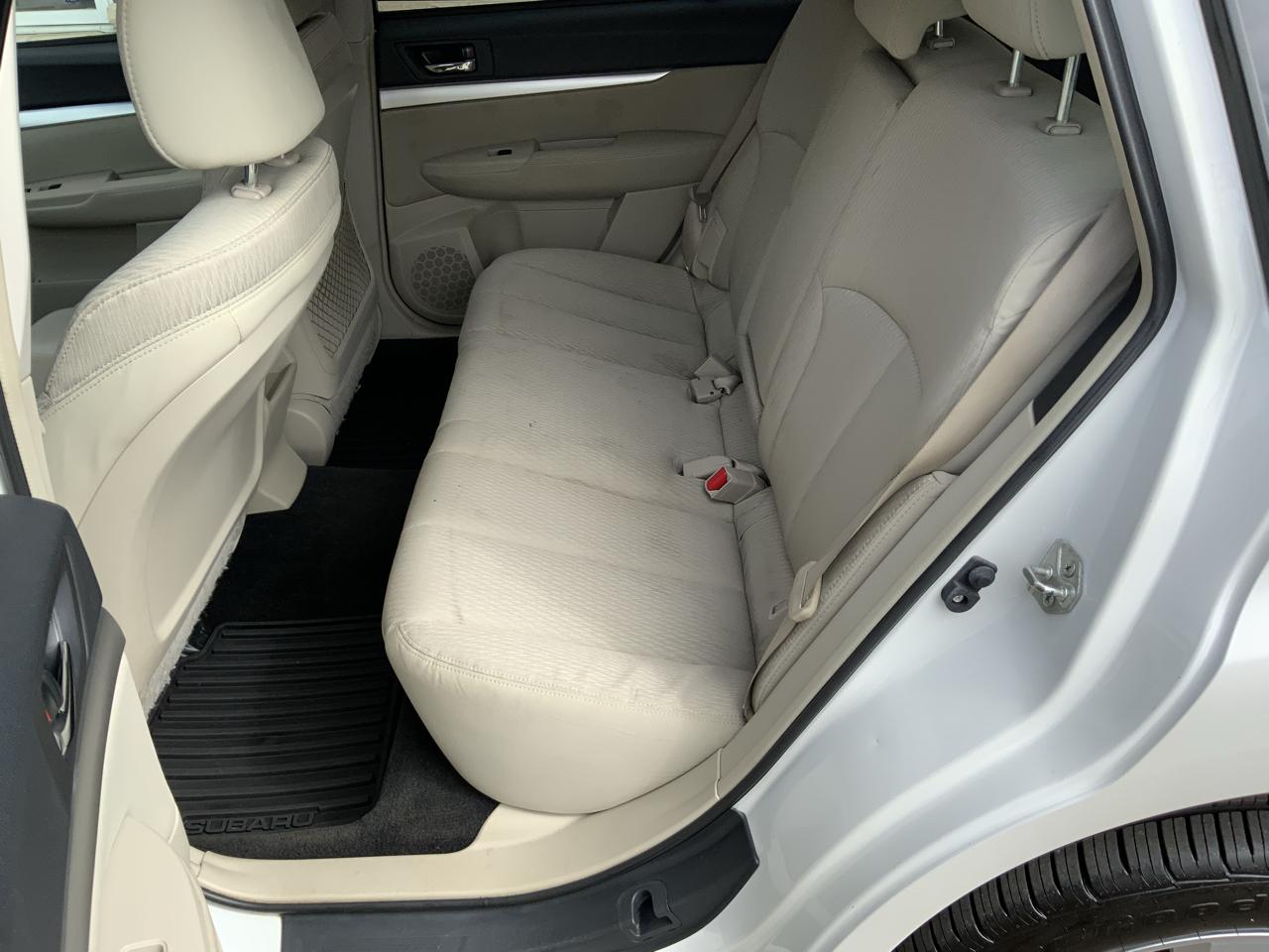 Subaru Outback 2.5i Premium 2011