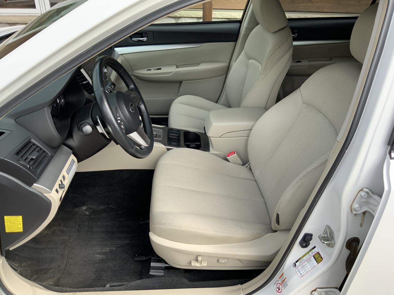 Subaru Outback 2.5i Premium 2011