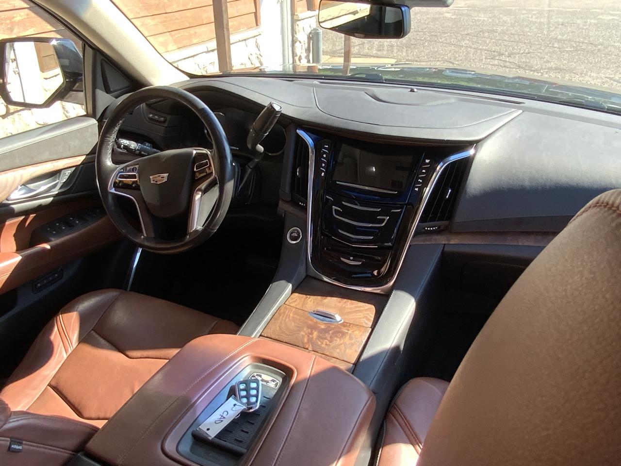 Cadillac Escalade Luxury 4WD 2017