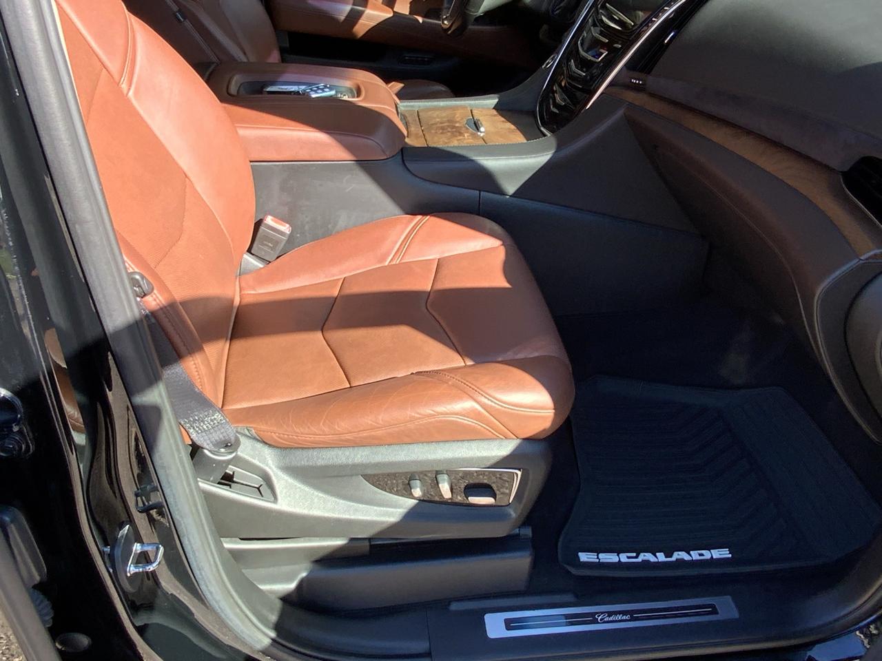 Cadillac Escalade Luxury 4WD 2017