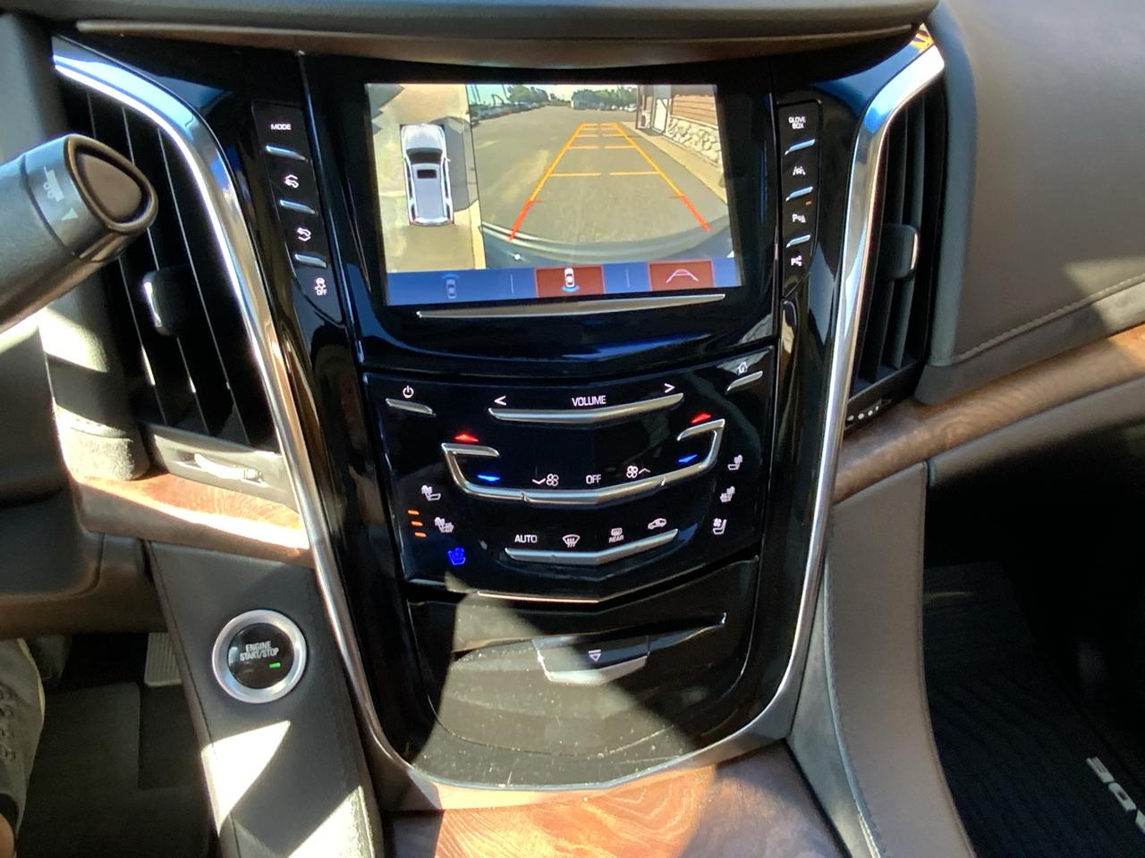 Cadillac Escalade Luxury 4WD 2017