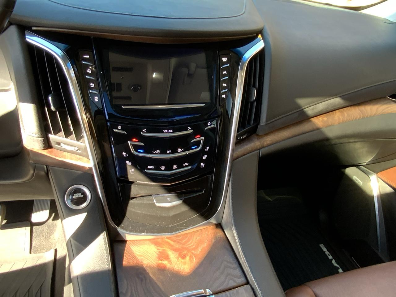 Cadillac Escalade Luxury 4WD 2017