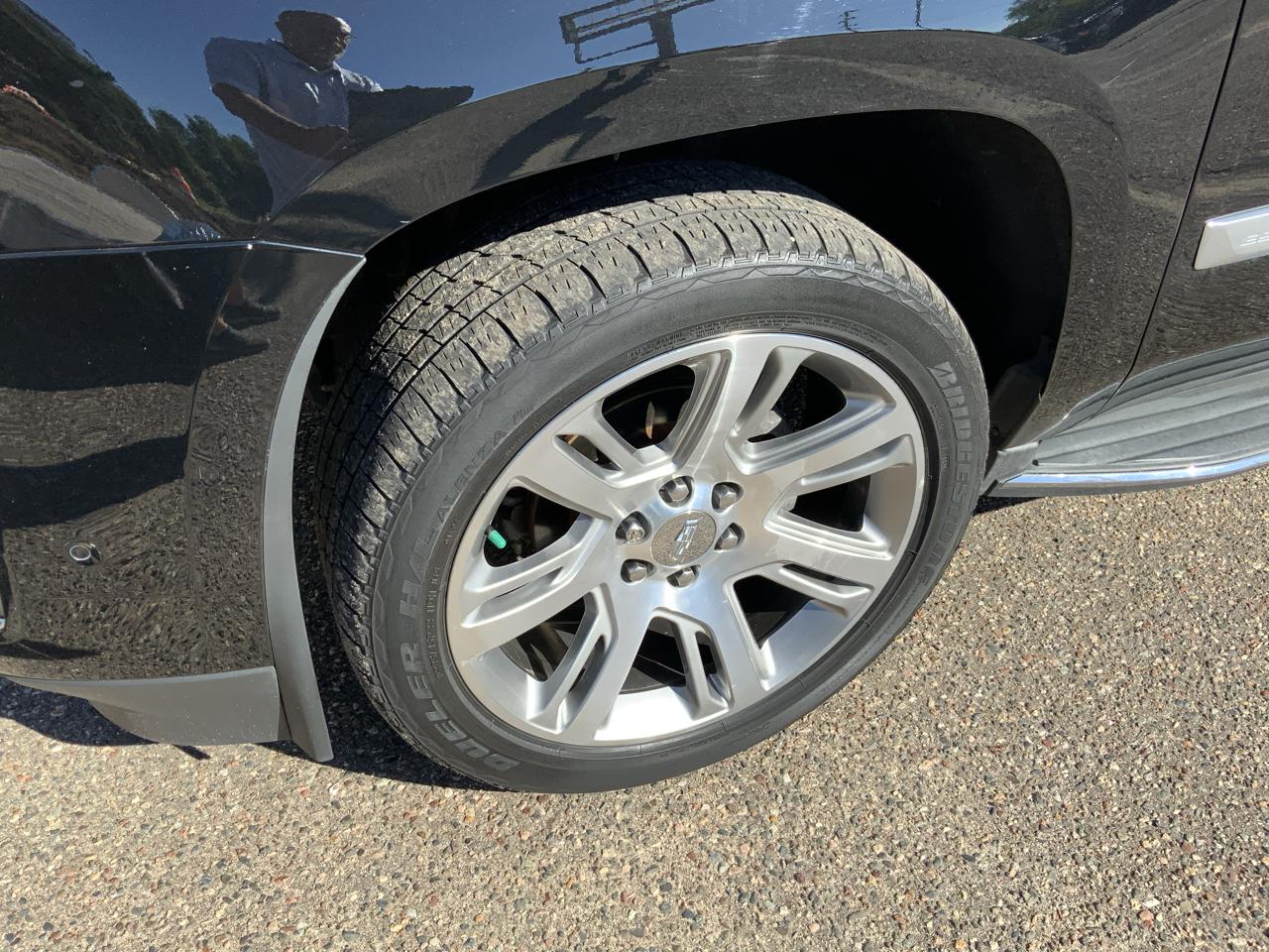 Cadillac Escalade Luxury 4WD 2017