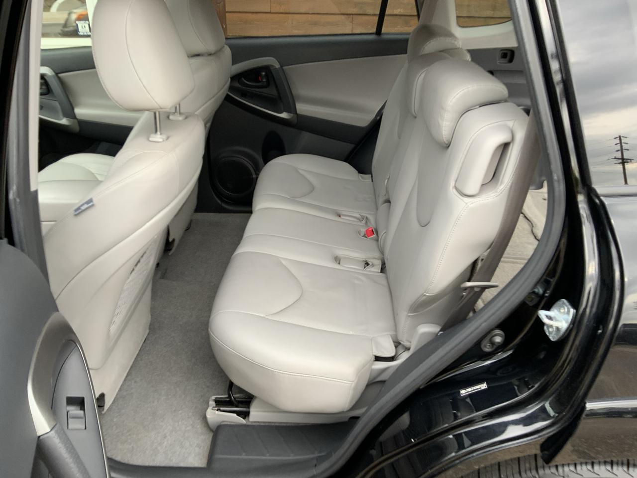 Toyota RAV4 Limited V6 4WD 2009