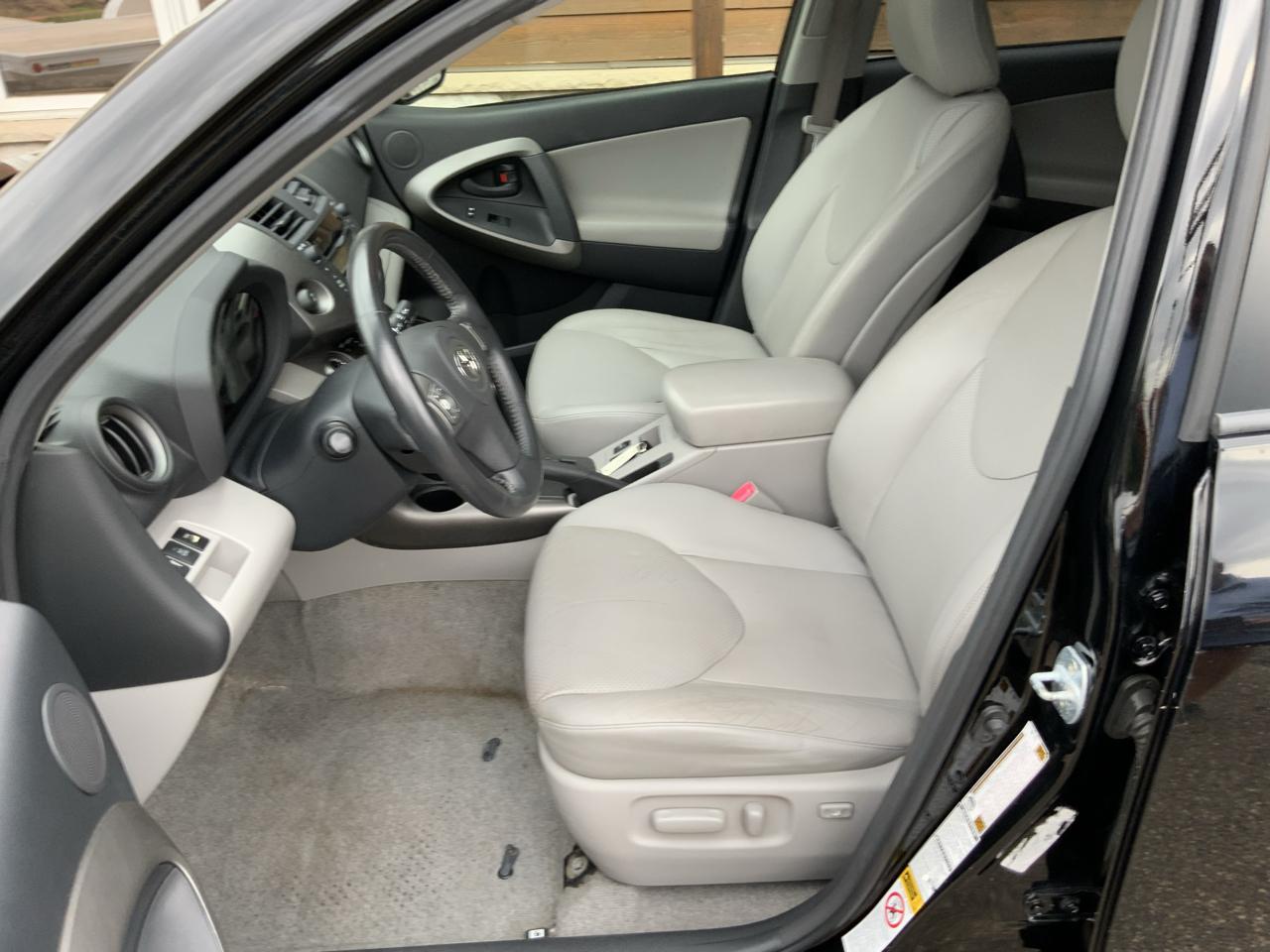 Toyota RAV4 Limited V6 4WD 2009