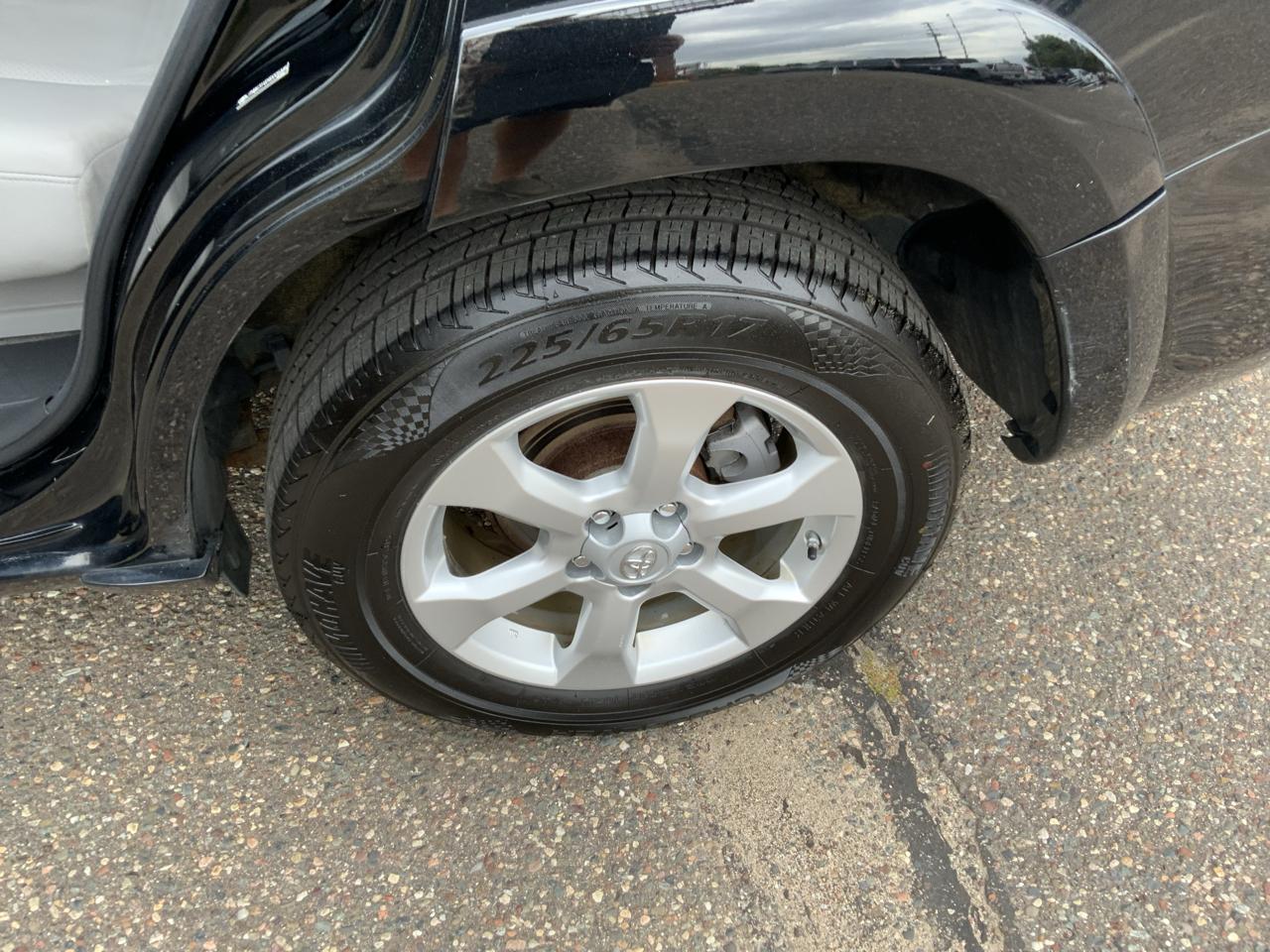 Toyota RAV4 Limited V6 4WD 2009