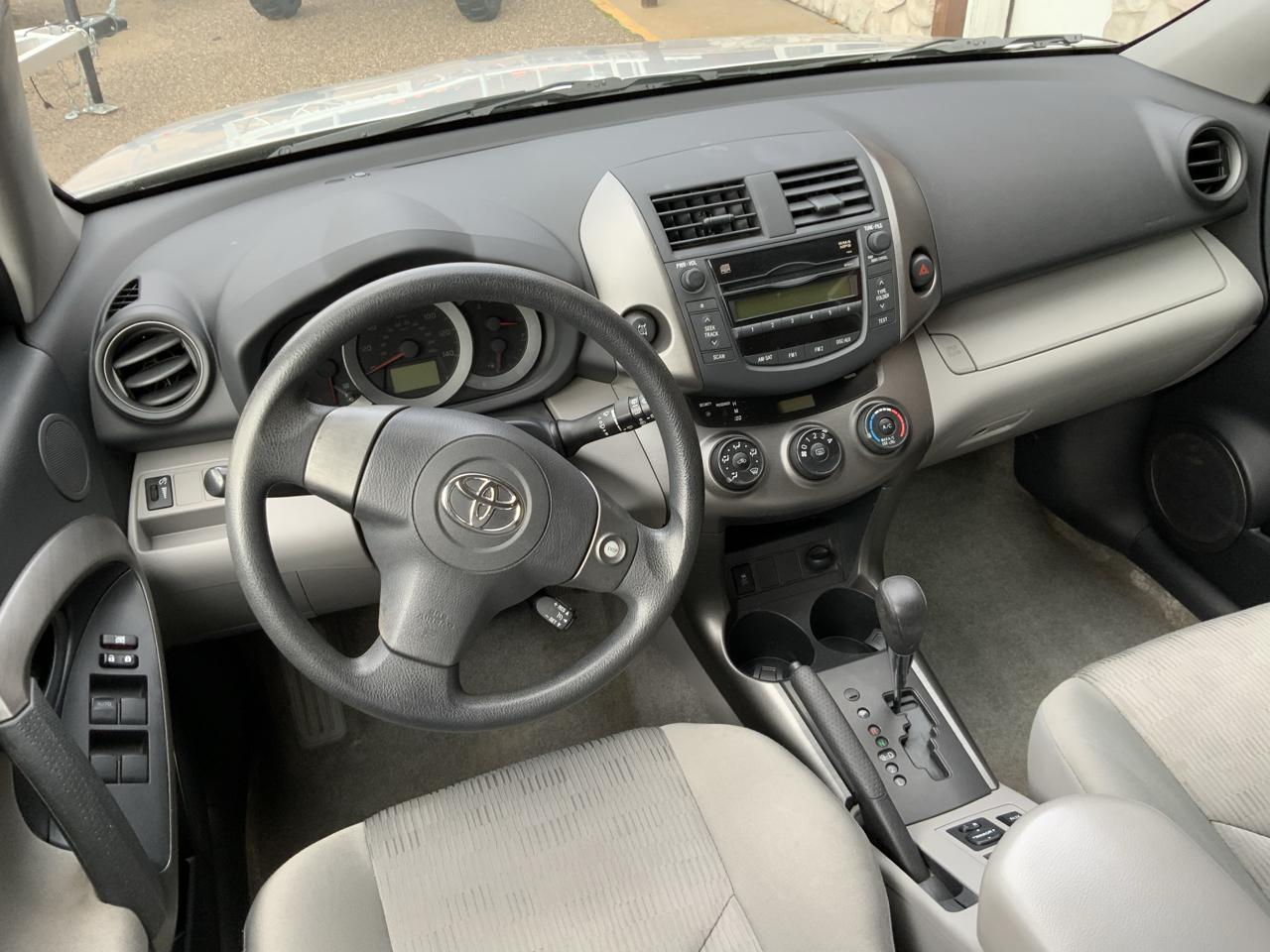 Toyota RAV4 Base I4 4WD 2009