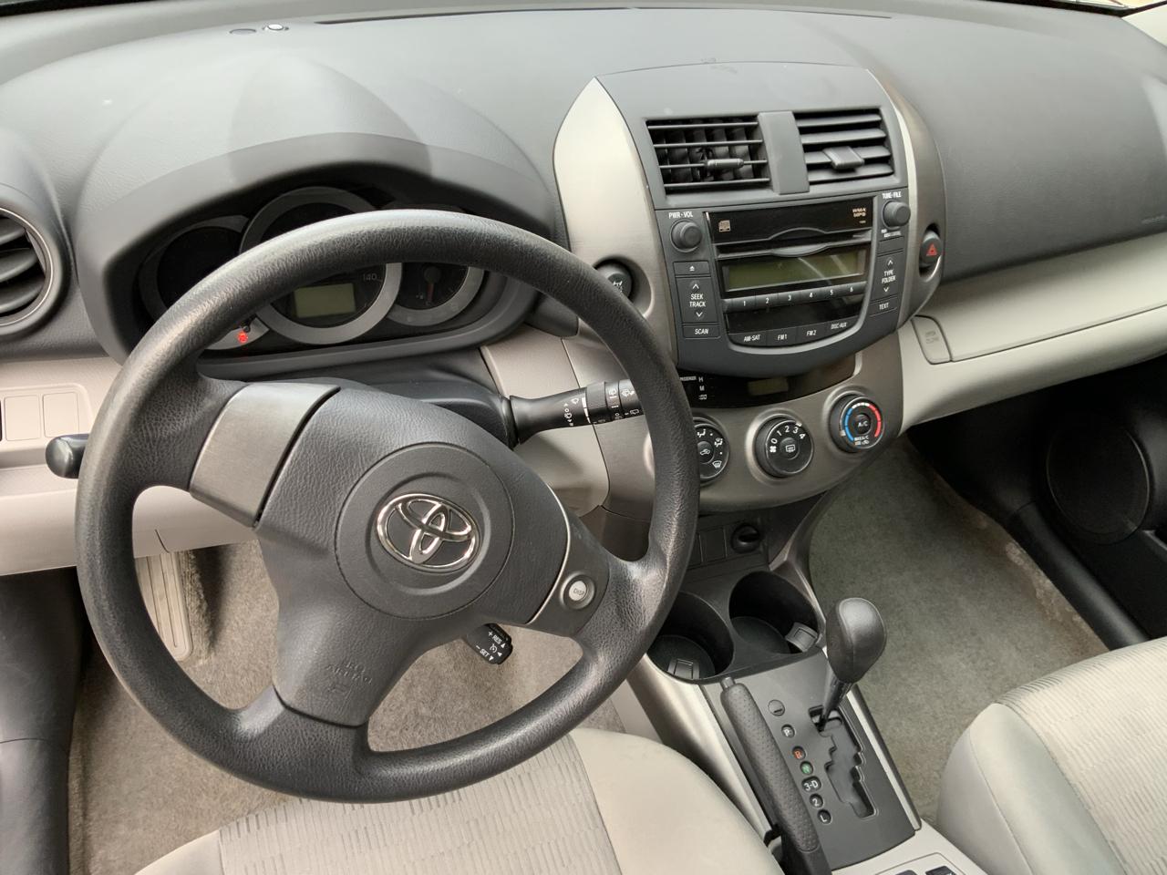 Toyota RAV4 Base I4 4WD 2009