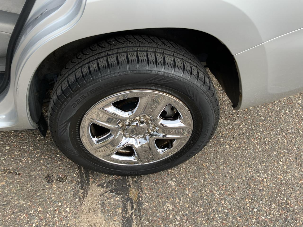 Toyota RAV4 Base I4 4WD 2009