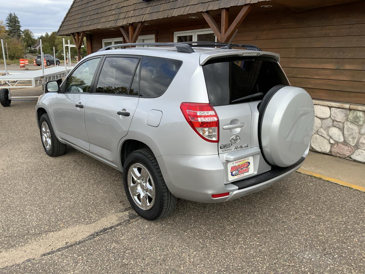 Toyota RAV4 Base I4 4WD 2009