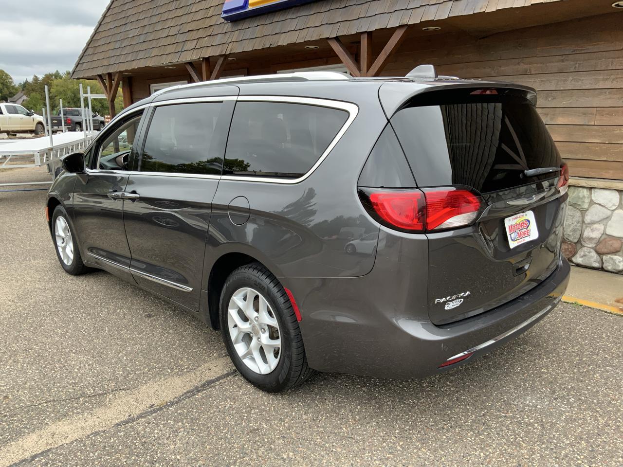Chrysler Pacifica Touring-L Plus 2017