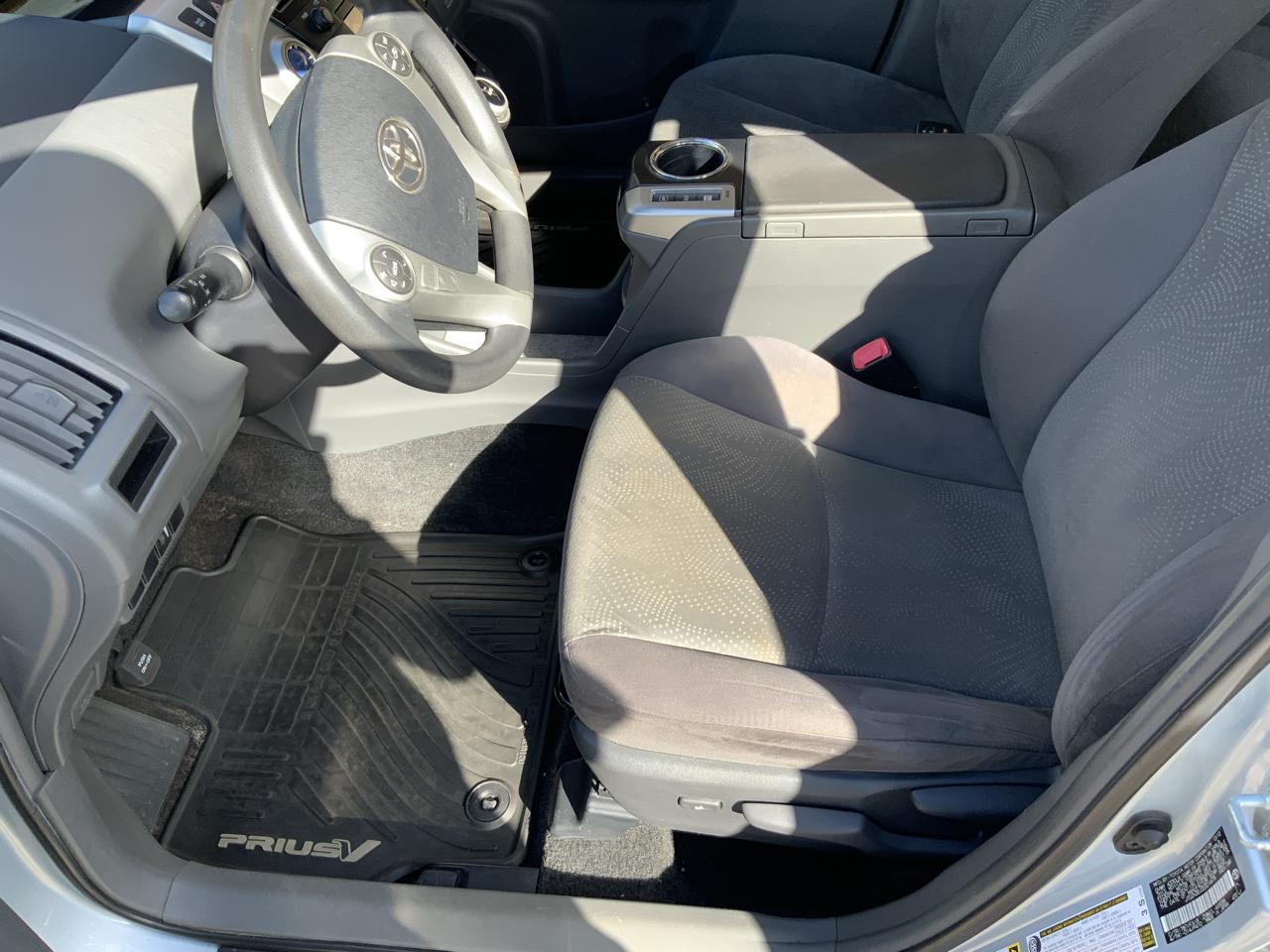 Toyota Prius V Three 2013
