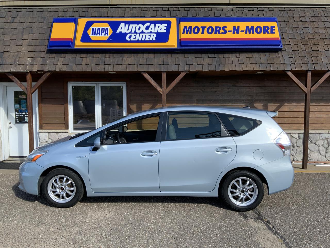 Toyota Prius V Three 2013