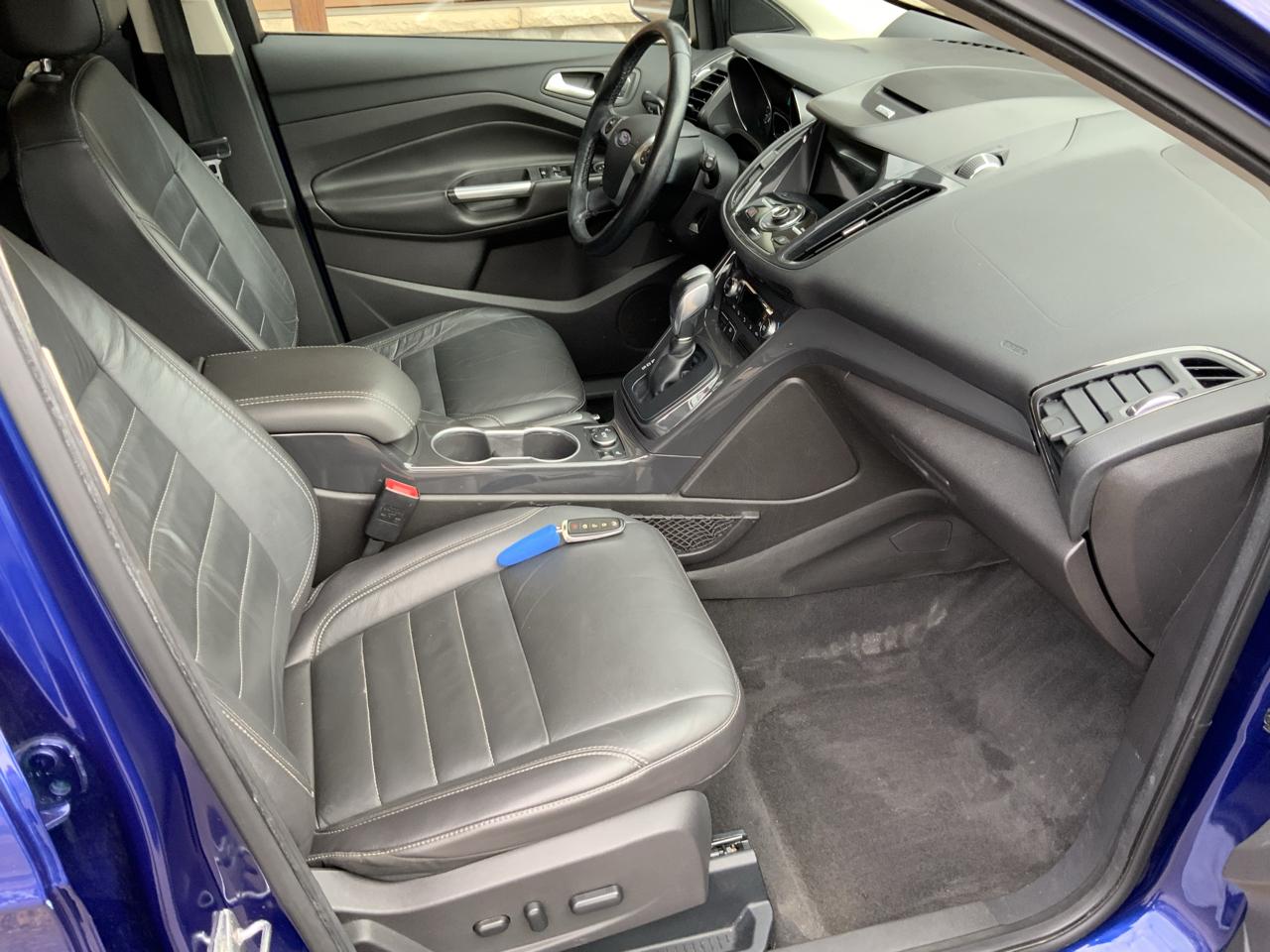 Ford Escape Titanium 4WD 2016