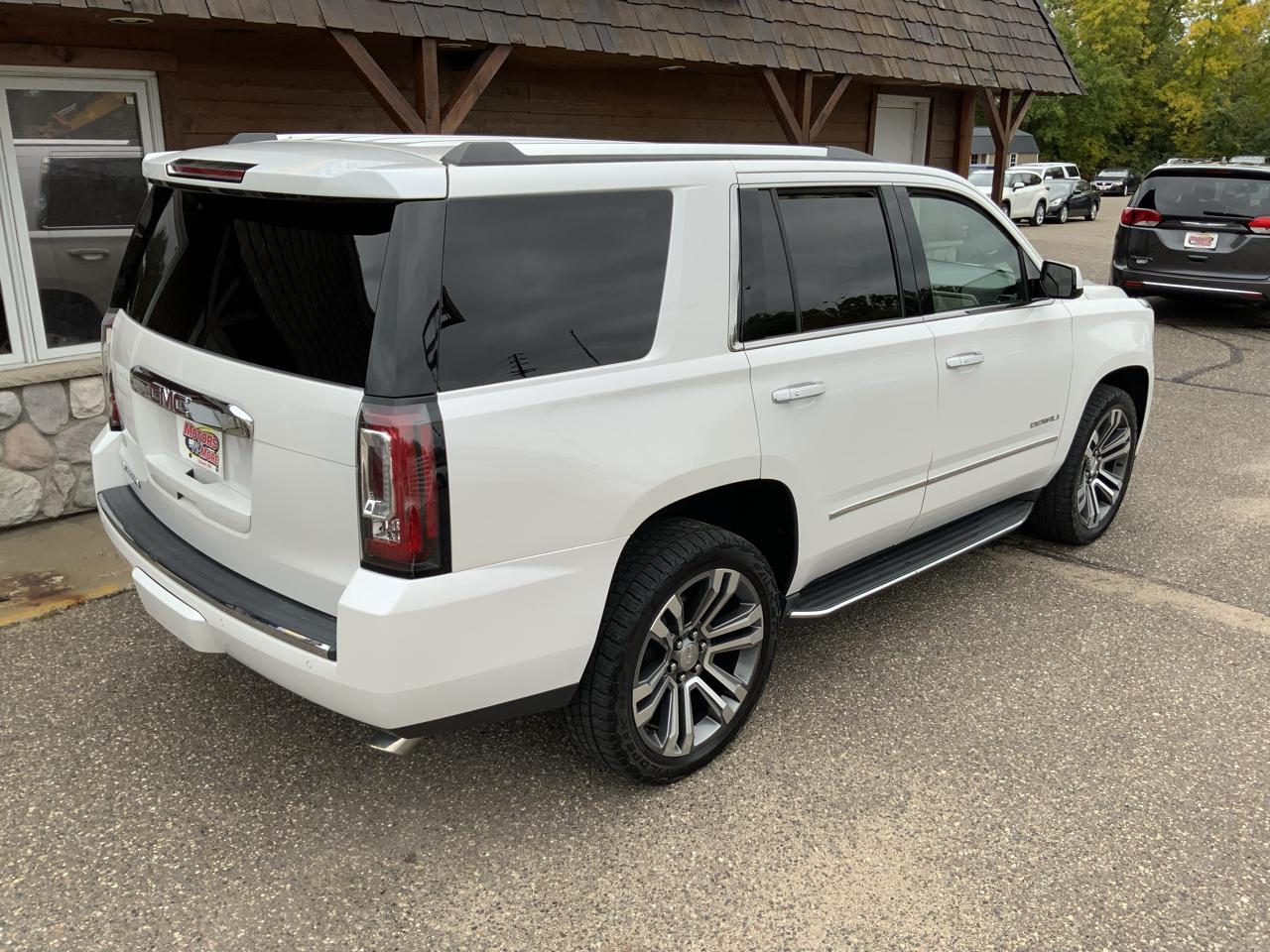 GMC Yukon Denali 4WD 2017