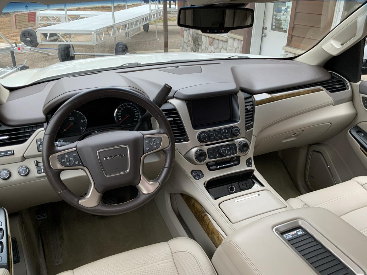 GMC Yukon Denali 4WD 2017