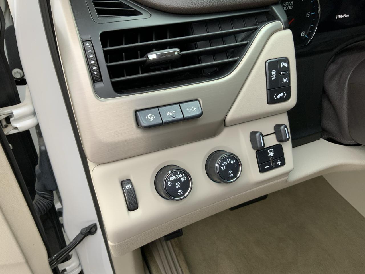 GMC Yukon Denali 4WD 2017