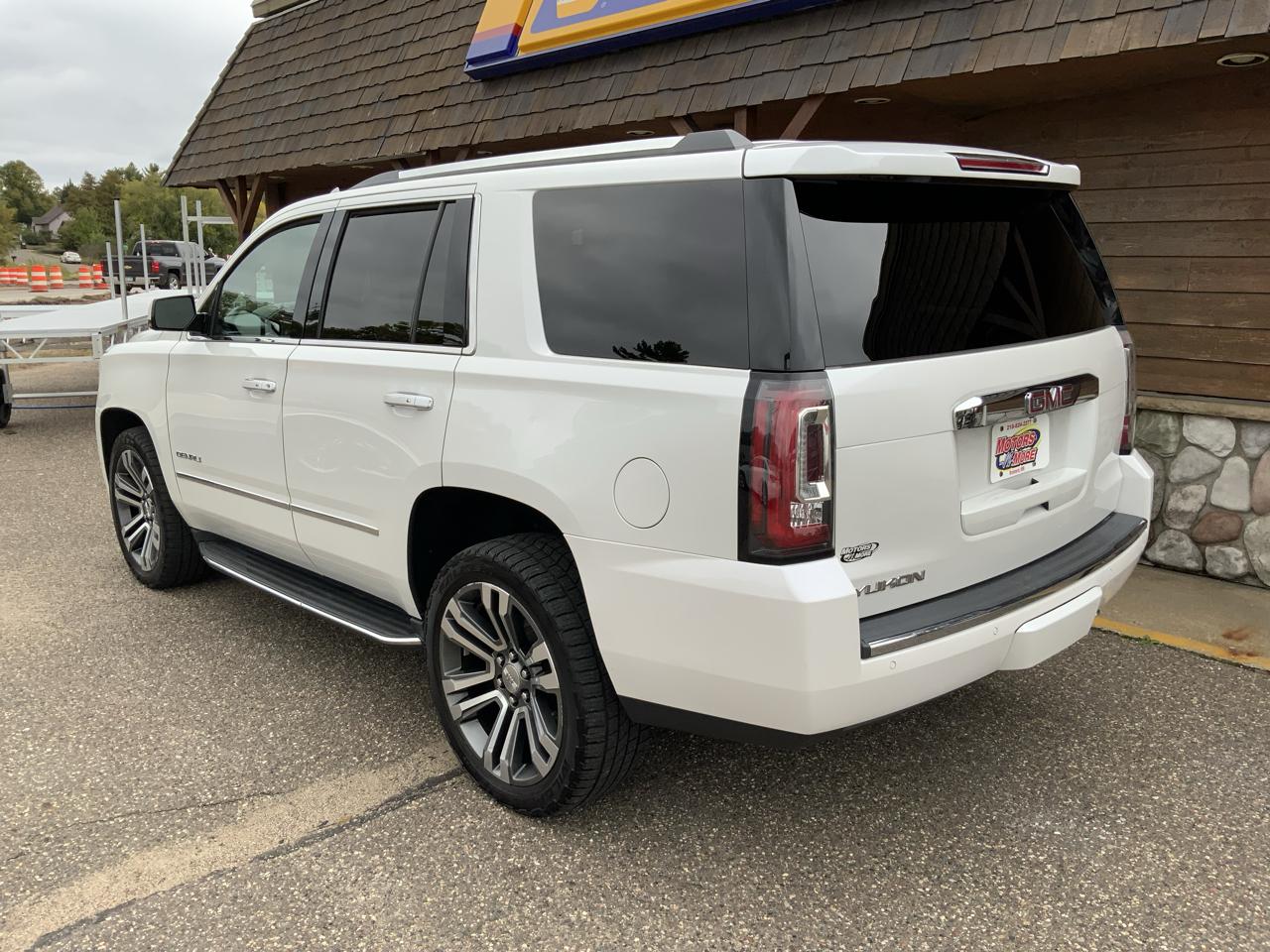 GMC Yukon Denali 4WD 2017