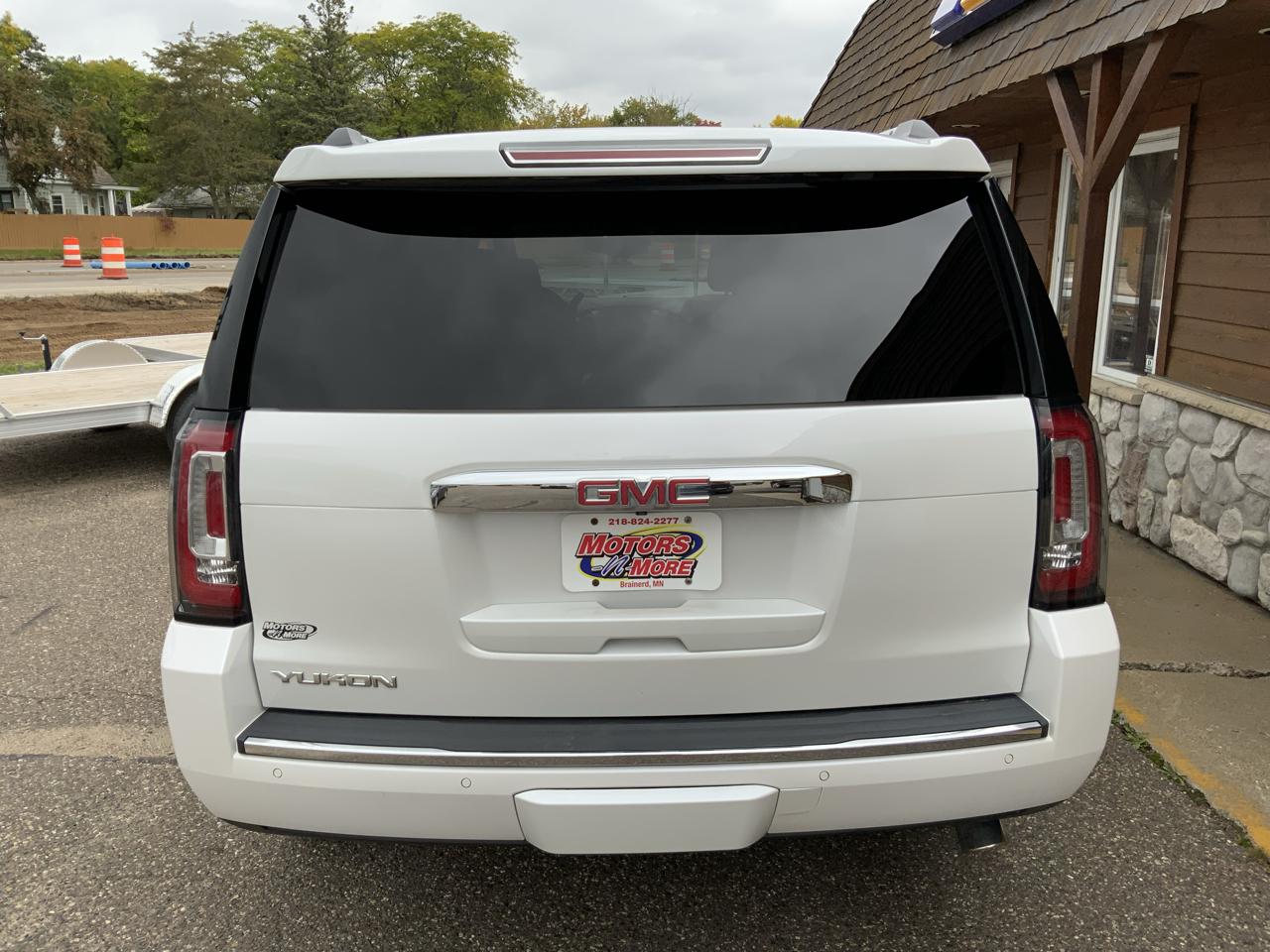 GMC Yukon Denali 4WD 2017