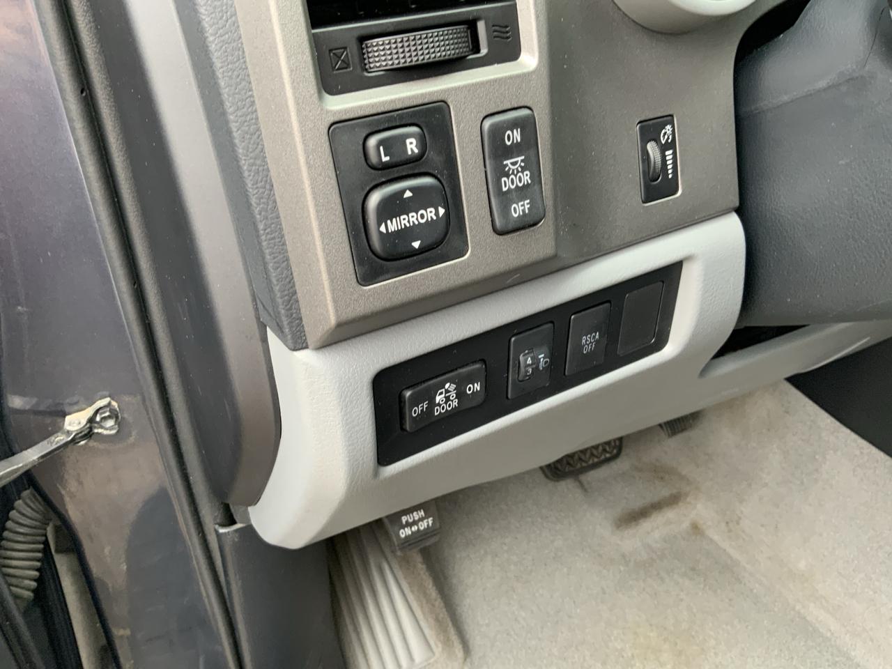 Toyota Tundra Tundra-Grade Double Cab 4.6L 4WD 2010