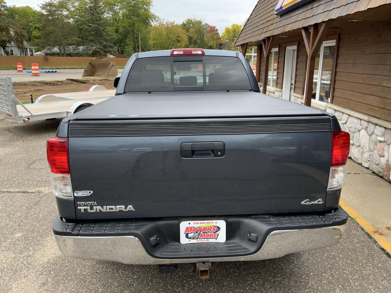 Toyota Tundra Tundra-Grade Double Cab 4.6L 4WD 2010