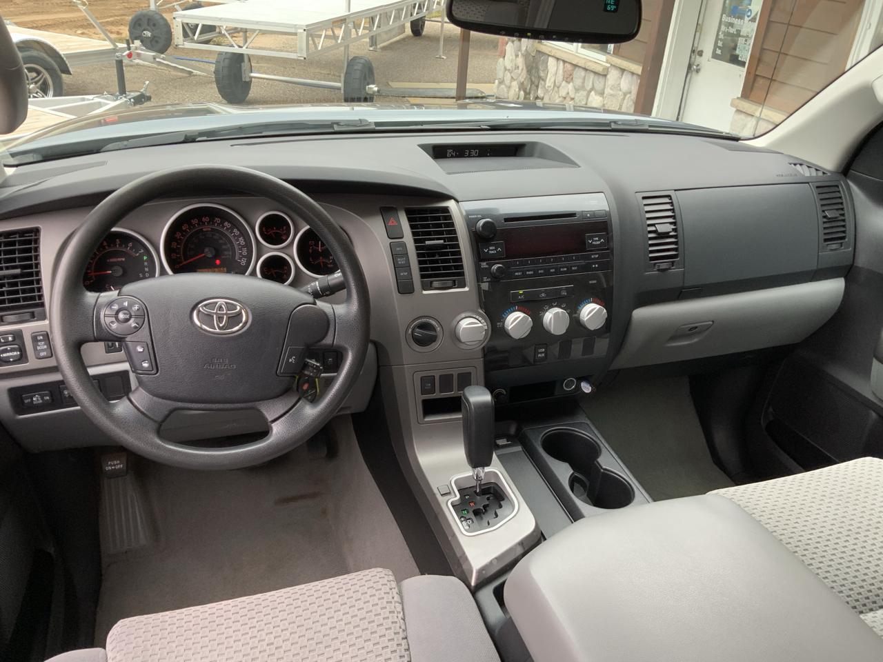 Toyota Tundra Tundra-Grade Double Cab 4.6L 4WD 2010