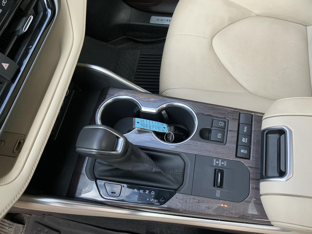 Toyota Highlander Hybrid Limited AWD 2021