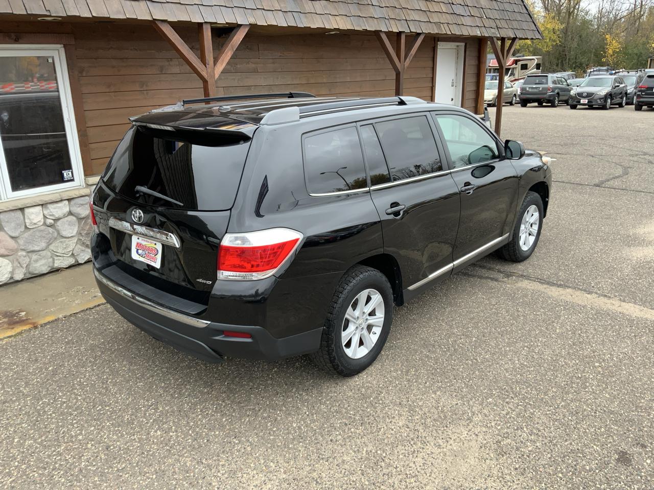 Toyota Highlander Base 4WD 2013