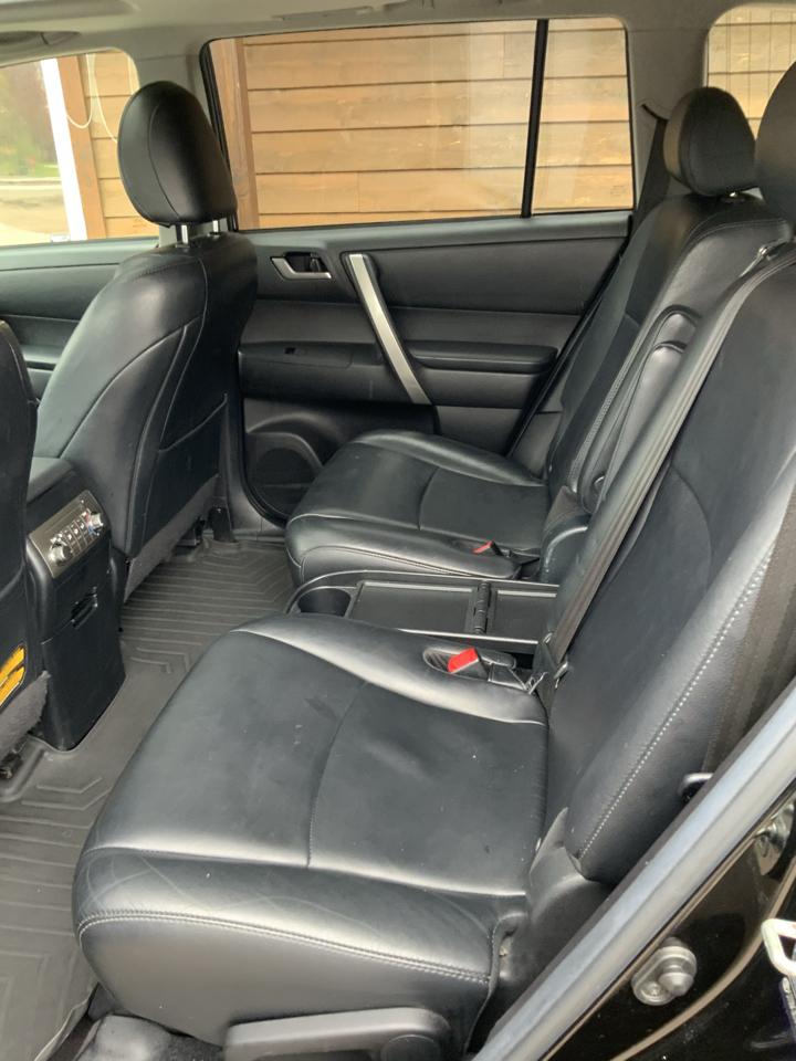 Toyota Highlander Base 4WD 2013