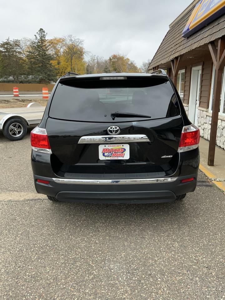 Toyota Highlander Base 4WD 2013